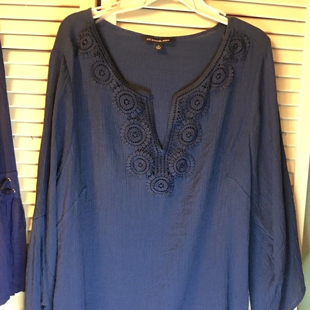 Lace crochet front detail 3X navy high low top 3/4 flared sleeves Zac&Rachel